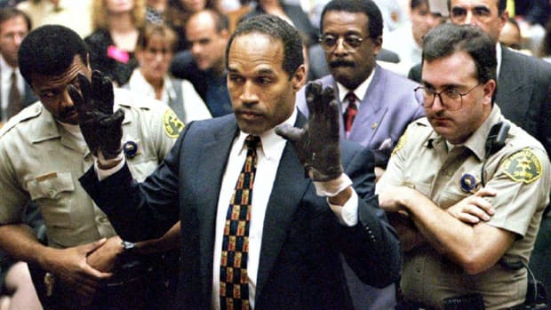 BEHIND THE LINES WITH DR: The Writer v. O.J. Simpson by Doug Richardson #scriptchat #screenwriting