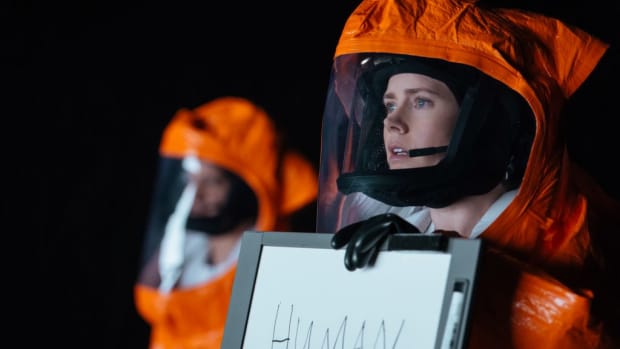  Amy Adams (right) as Louise Banks in ARRIVAL by Paramount Pictures. Photo Credit: Jan Thijs