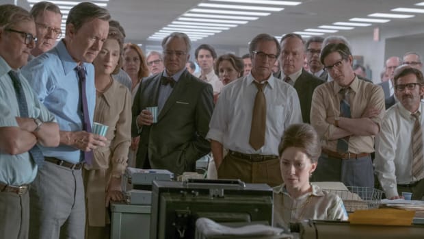  A tense moment in the newsroom in The Post. In choosing to portray many characters and many events, the screenwriters left comparatively little time for the exploration of their main character. Amblin Entertainment.