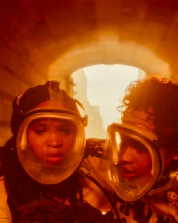 [L-R] Quvenzhané Wallis as Zora and Jennifer Hudson as Maya in the Sci-Fi Thriller film, BREATHE, a Variance Films / Warner Brothers release.