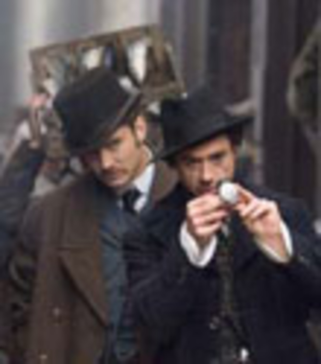 Jude Law and Robert Downey Jr. in Sherlock Holmes