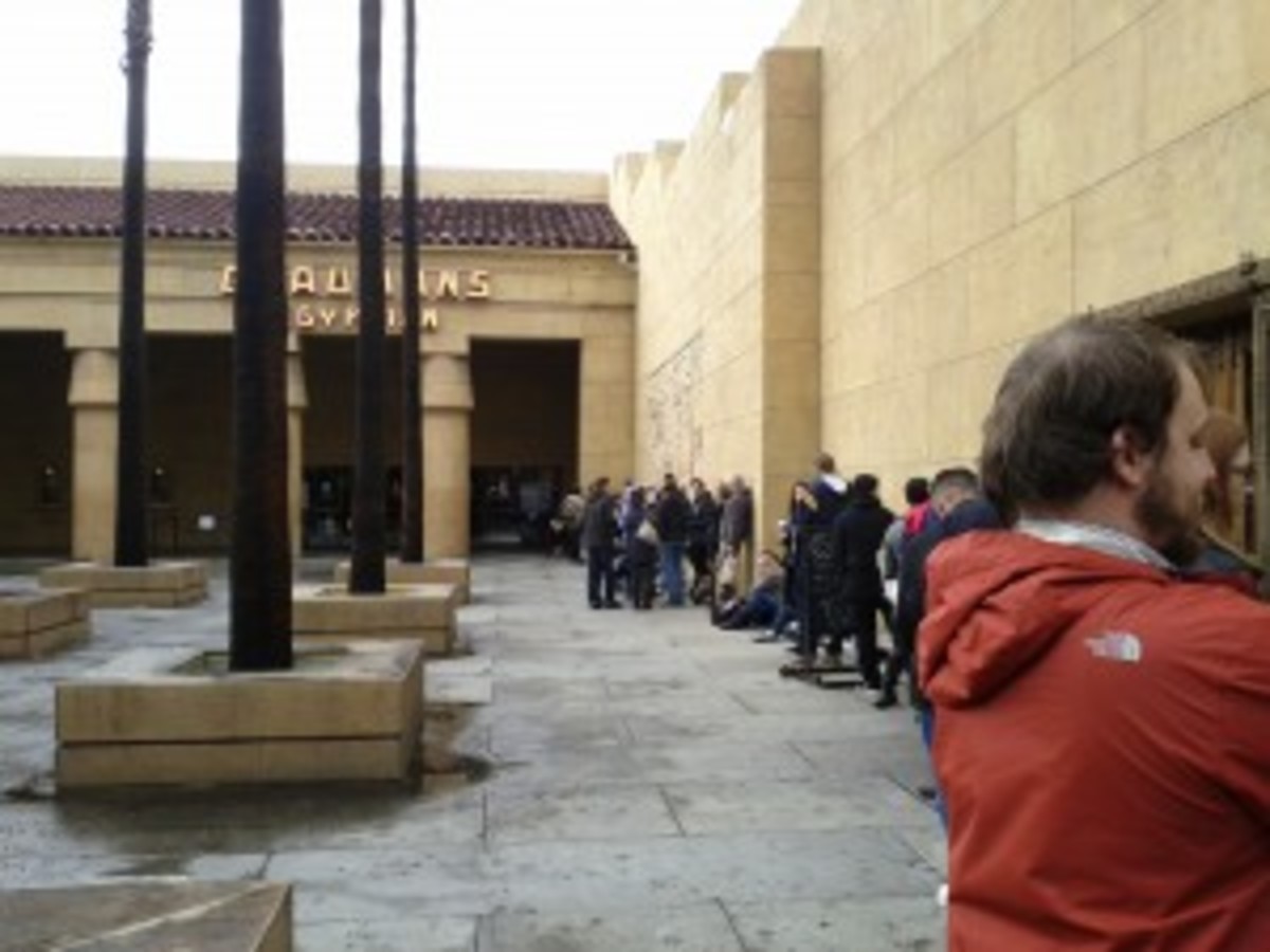 The line at 7:30 am for a film editor panel discussion that wouldn't start for another 3 hours.