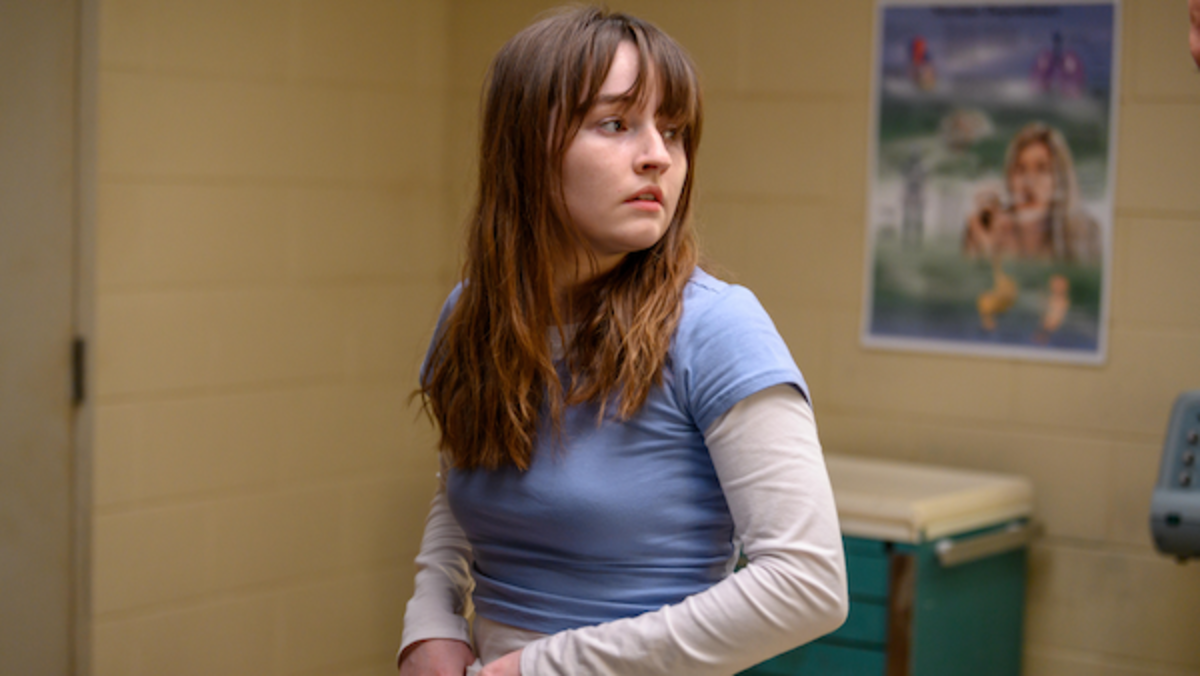 Kaitlyn Dever as Betsy Mallum in Dopesick. Photo by Gene Page/Hulu.