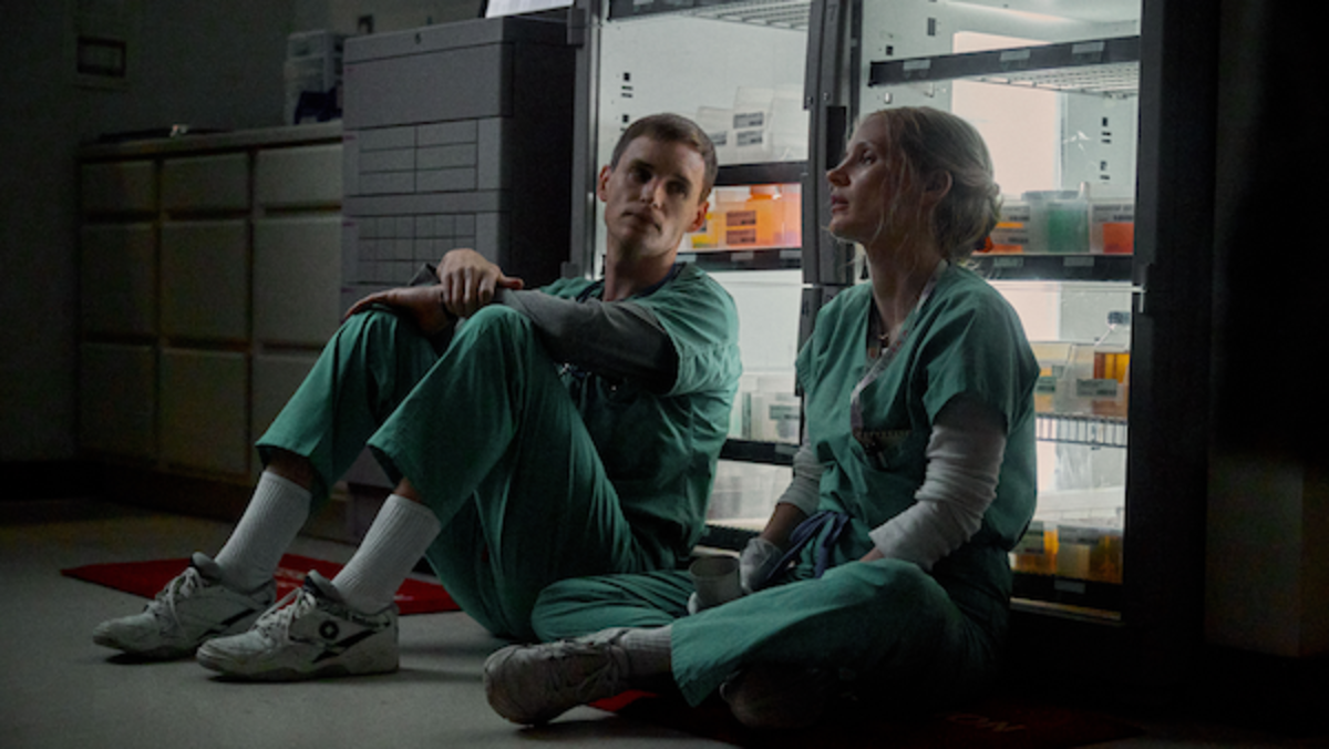 [L-R] Eddie Redmayne as Charlie Cullen and Jessica Chastain as Amy Loughren in The Good Nurse. Photo credit JoJo Whilden / Netflix